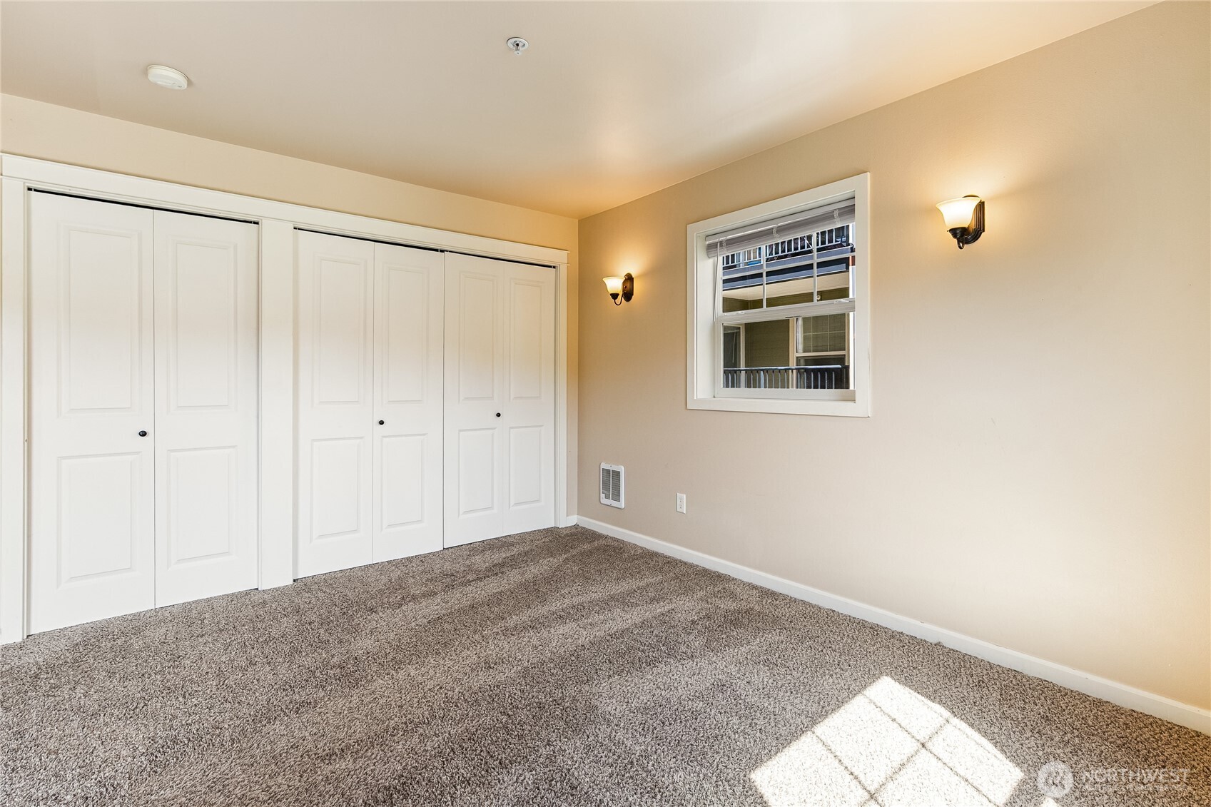 690 32nd Street B301 Property Photo 15