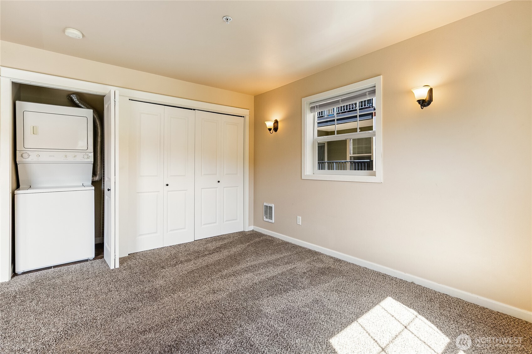 690 32nd Street B301 Property Photo 16