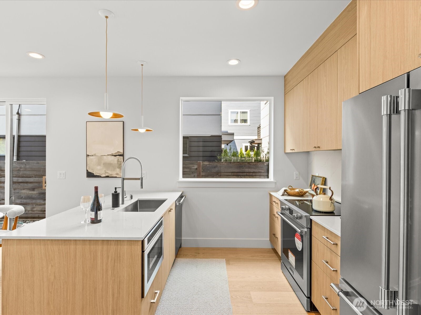 4326 Woodlawn Avenue B Property Photo 6