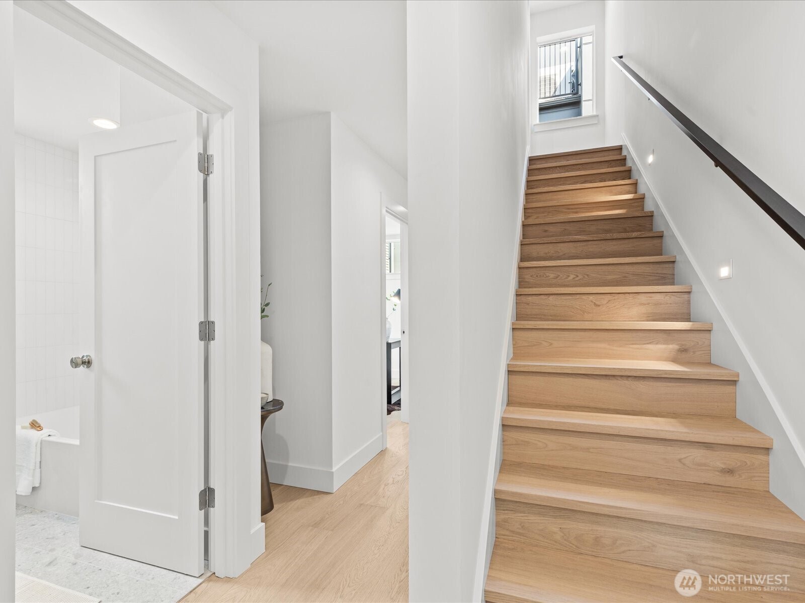 4326 Woodlawn Avenue B Property Photo 22