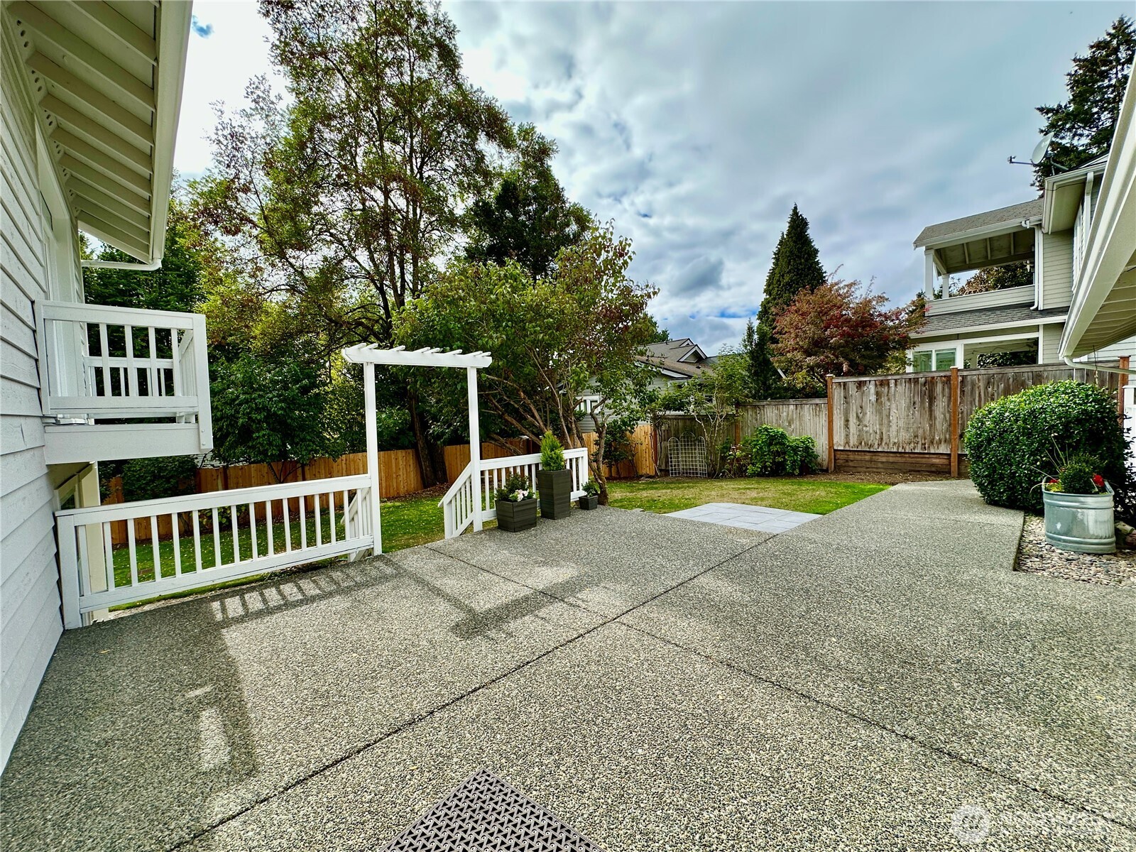 411 10th Avenue Property Photo 33