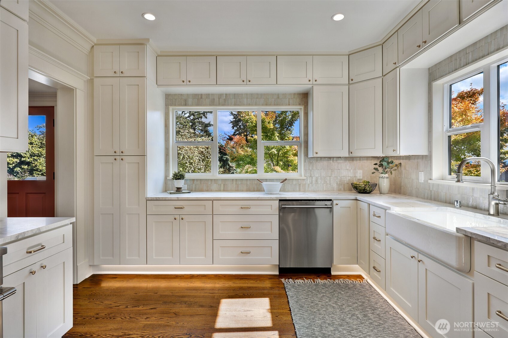4106 Burke Avenue Property Photo 10