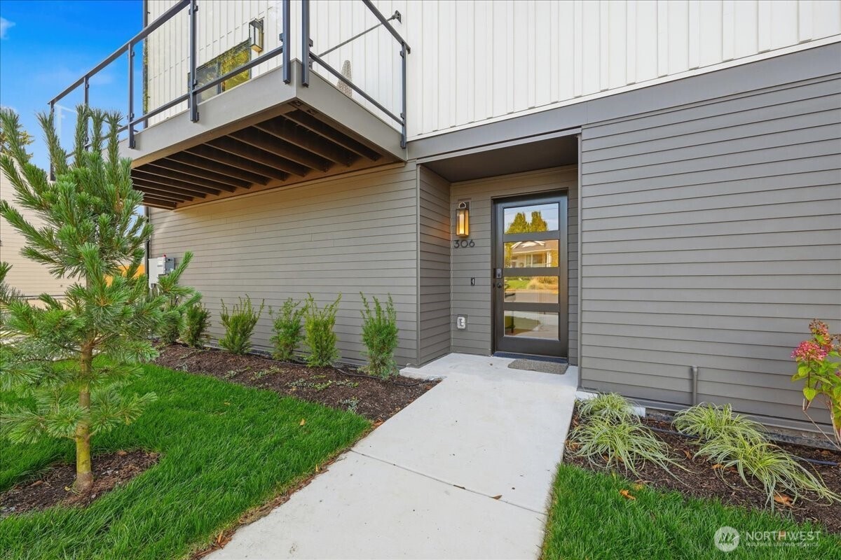 306 Daley Street Property Photo 2