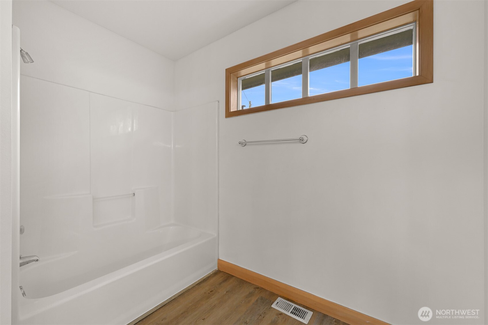 125 Greens Lane Property Photo 16