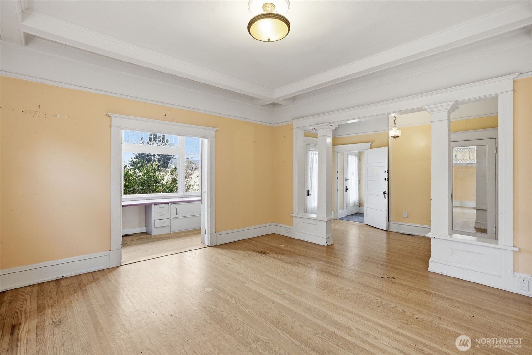 6238 Woodlawn Avenue Property Photo 7
