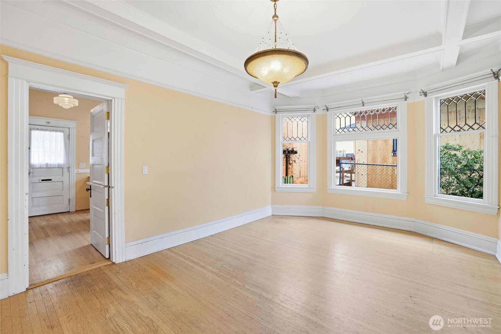 6238 Woodlawn Avenue Property Photo 10