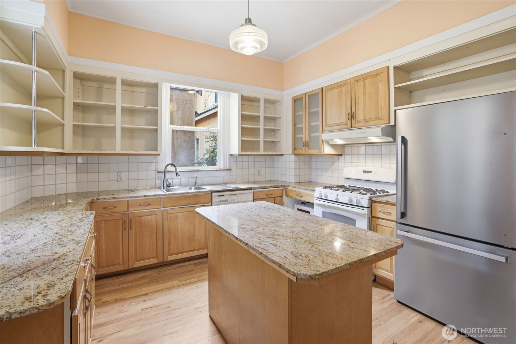 6238 Woodlawn Avenue Property Photo 11