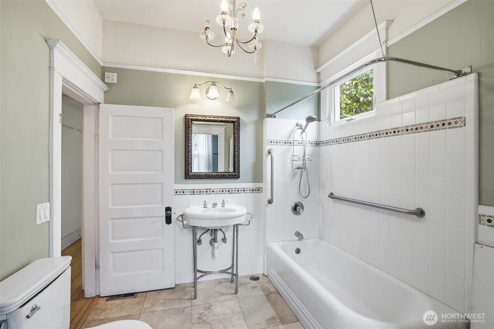 6238 Woodlawn Avenue Property Photo 15