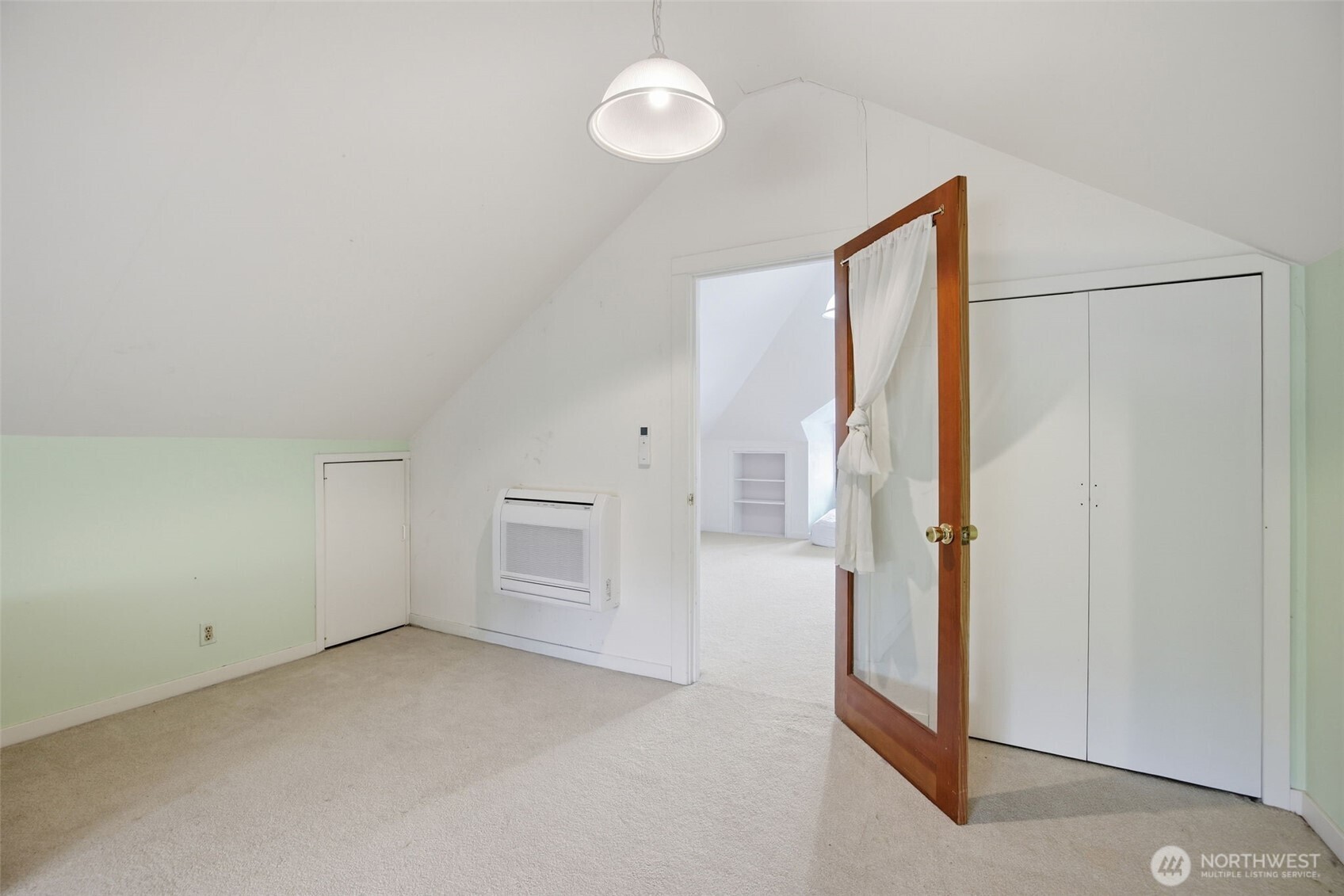6238 Woodlawn Avenue Property Photo 25