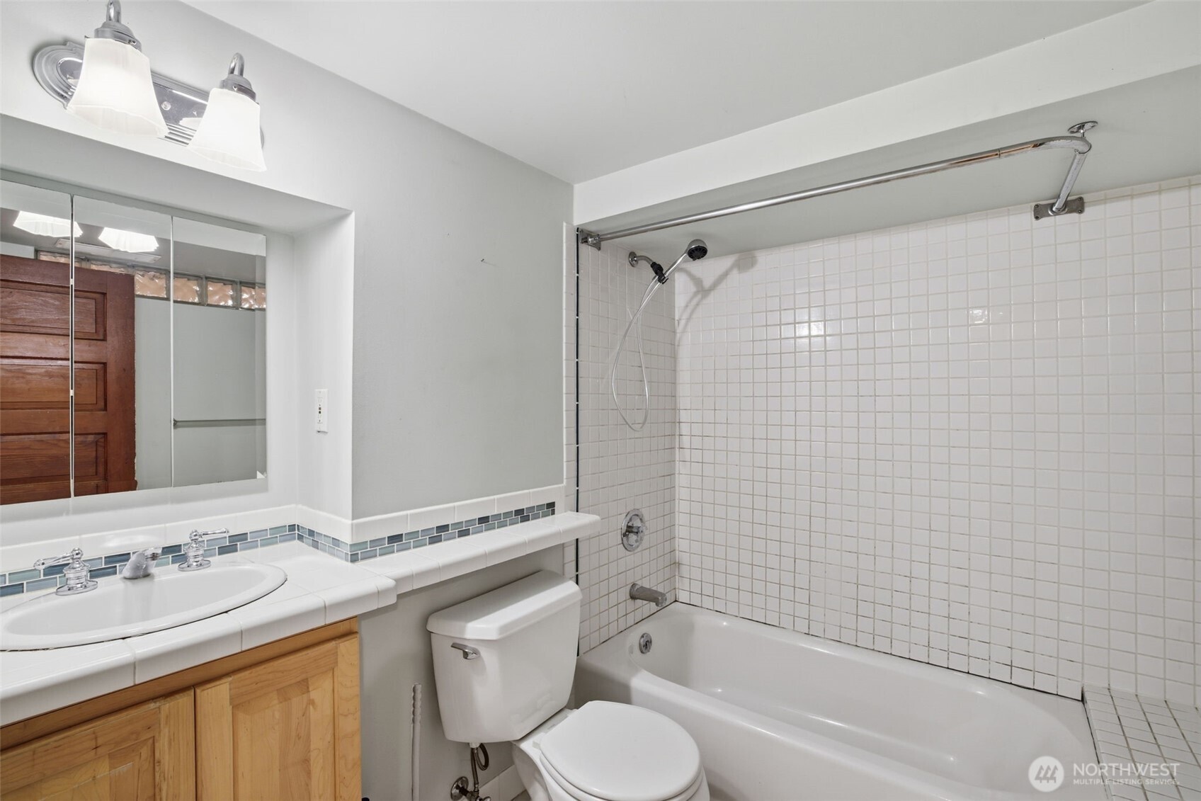 6238 Woodlawn Avenue Property Photo 29