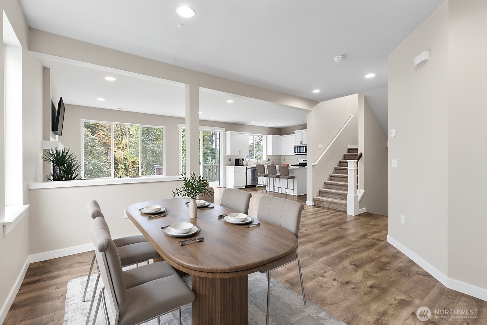 10510 35th Street Property Photo 3