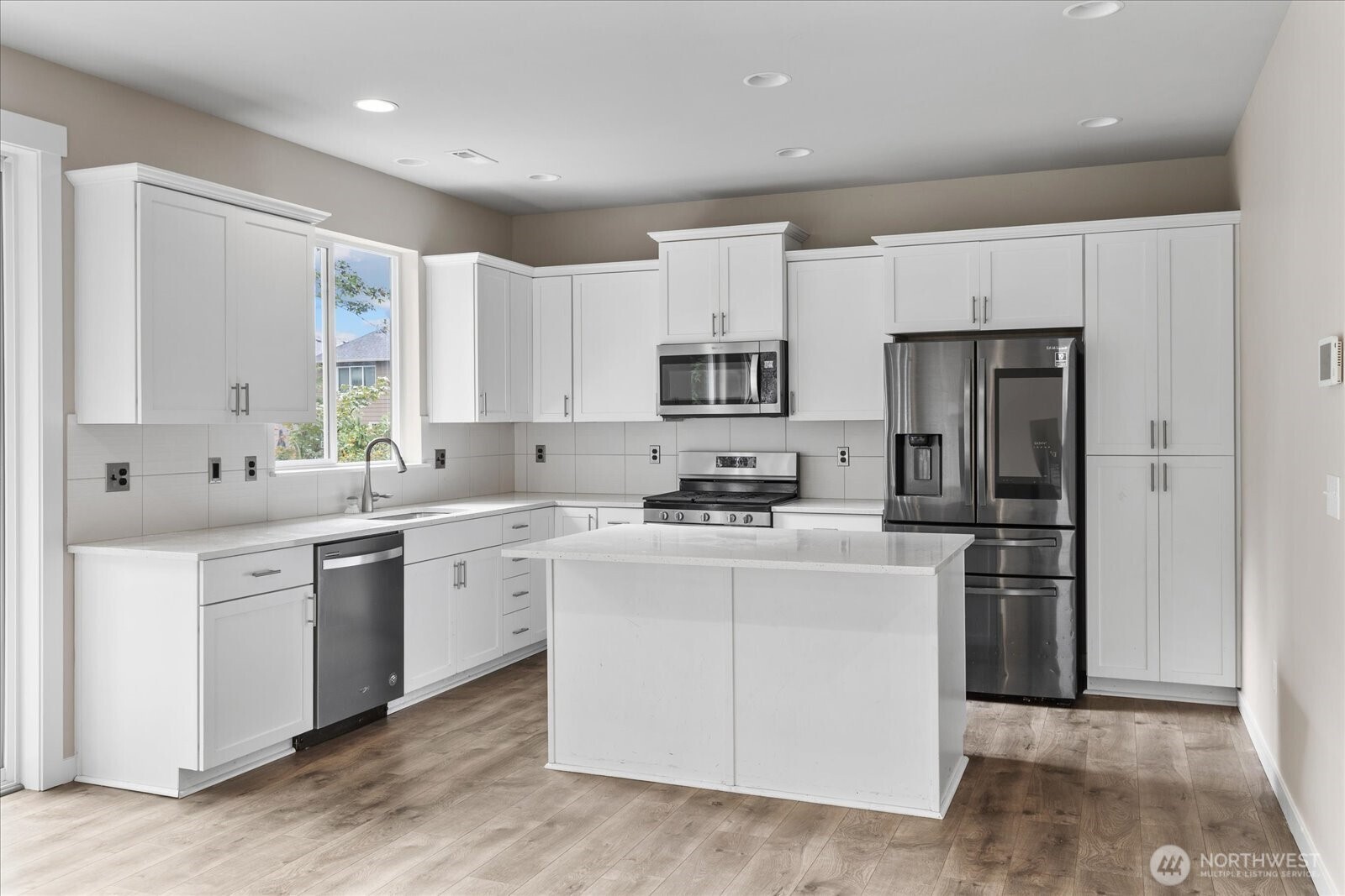 10510 35th Street Property Photo 9