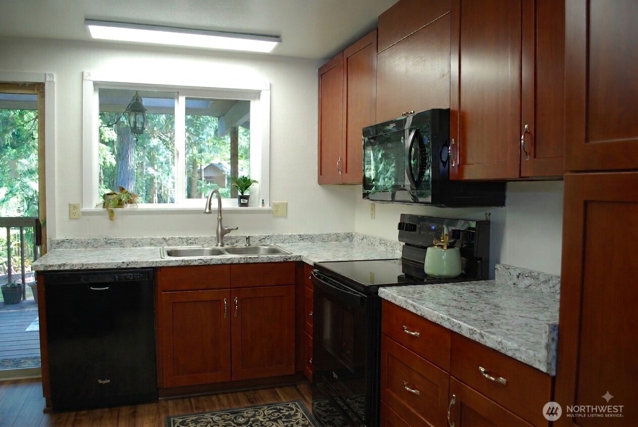 18016 S Tapps Drive Property Photo 9