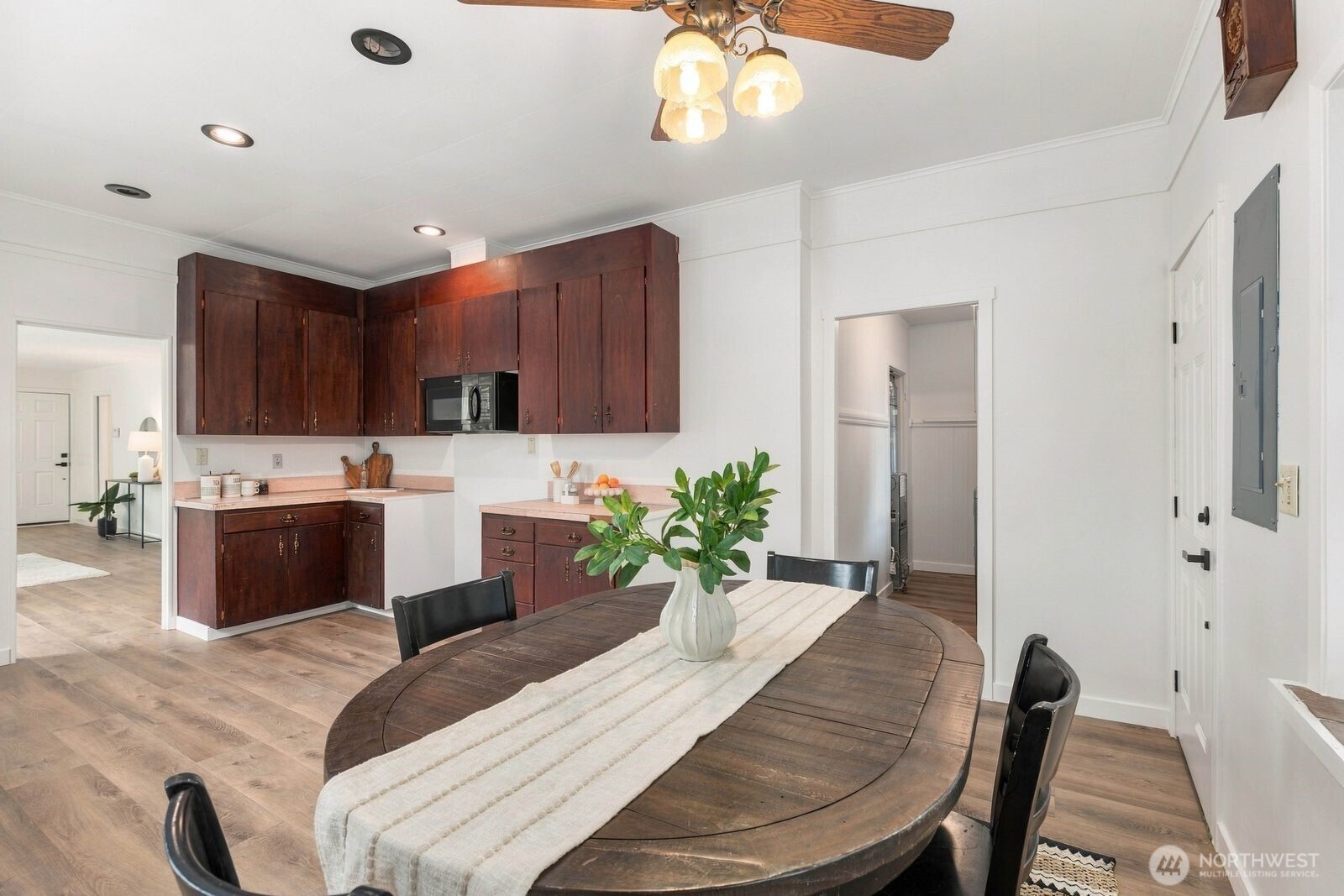 501 Smithers Avenue Property Photo 12