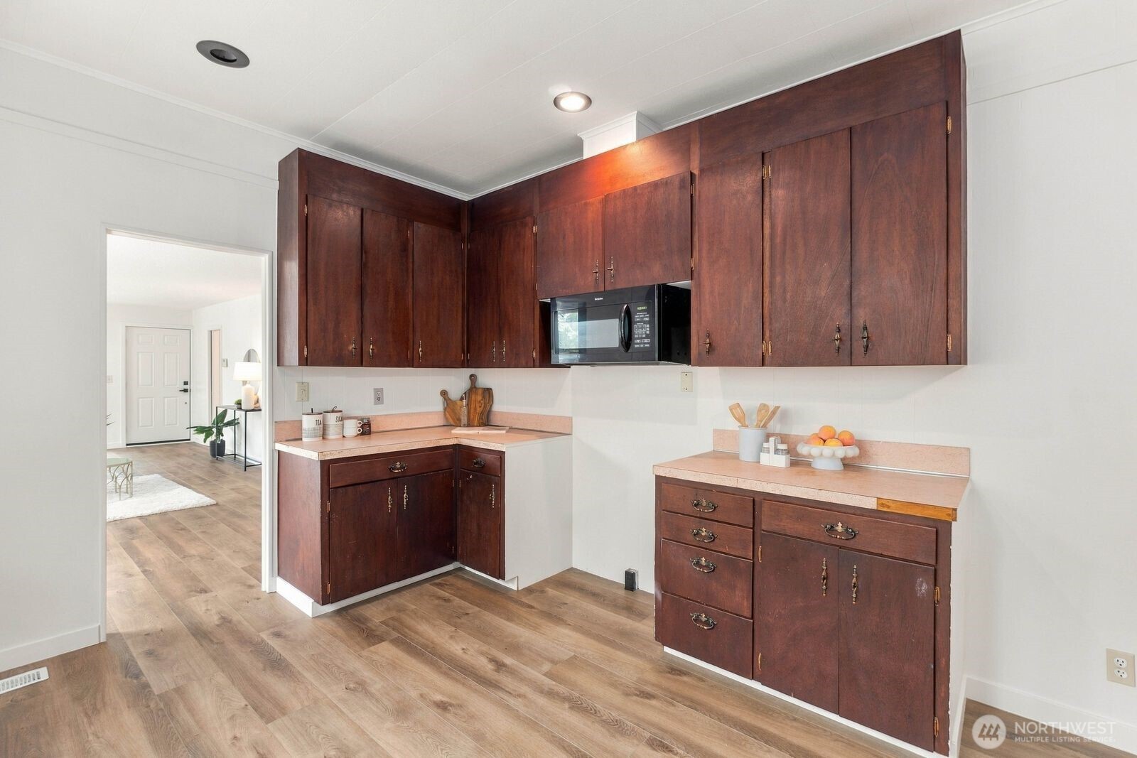 501 Smithers Avenue Property Photo 17