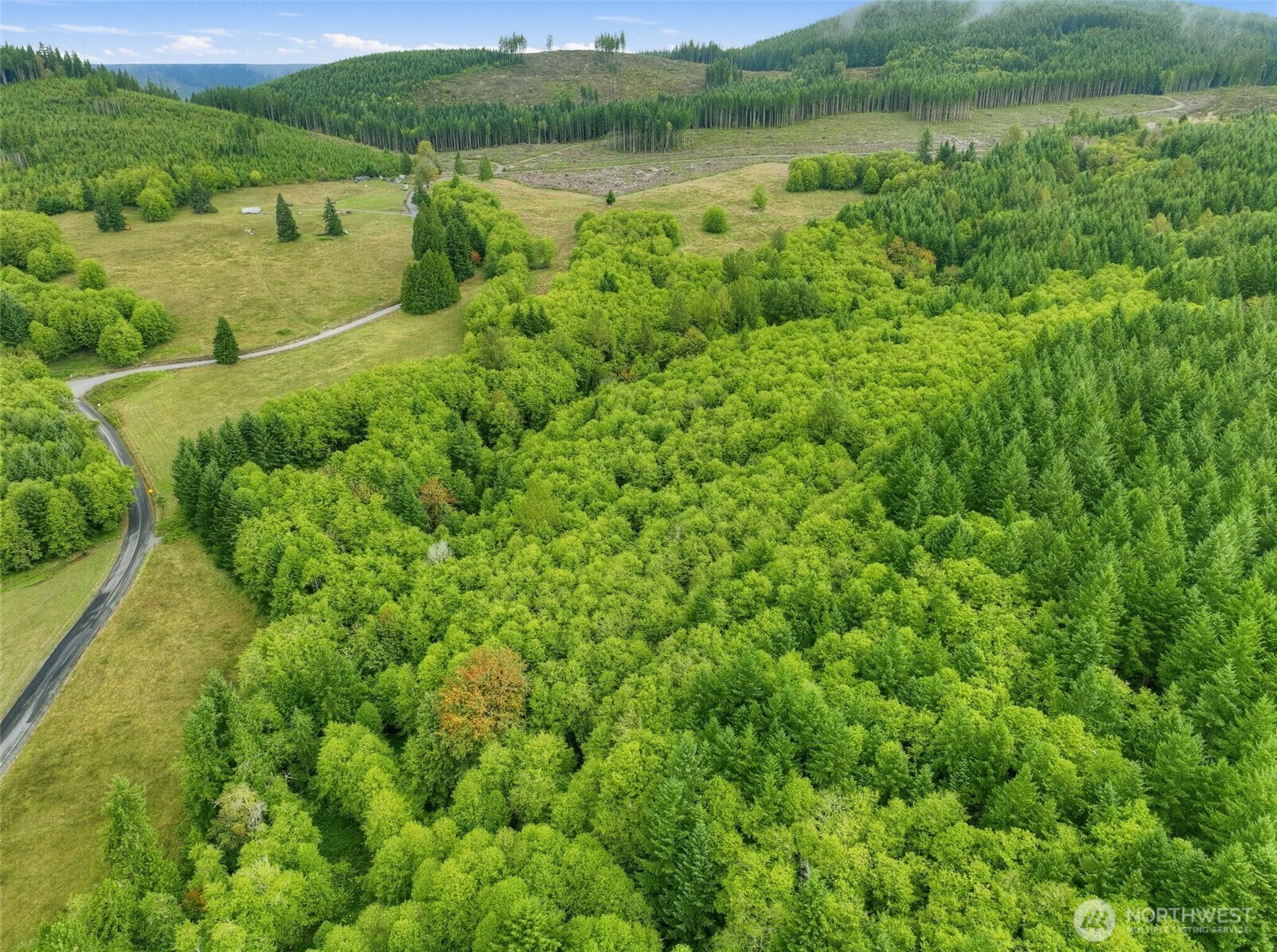 330 Kjesbu Road Property Photo 5