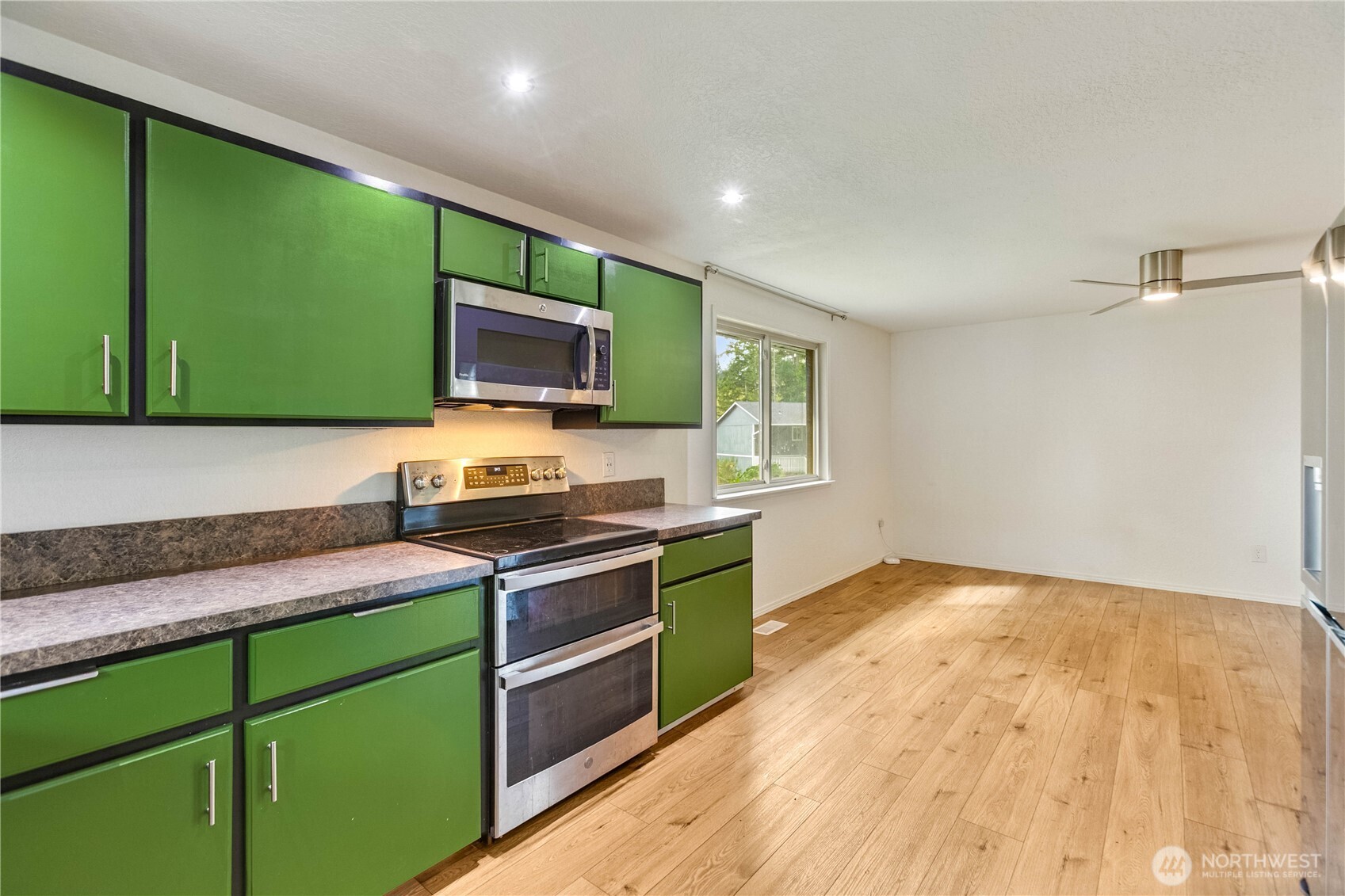 91 Ne Rainier Place Property Photo 16