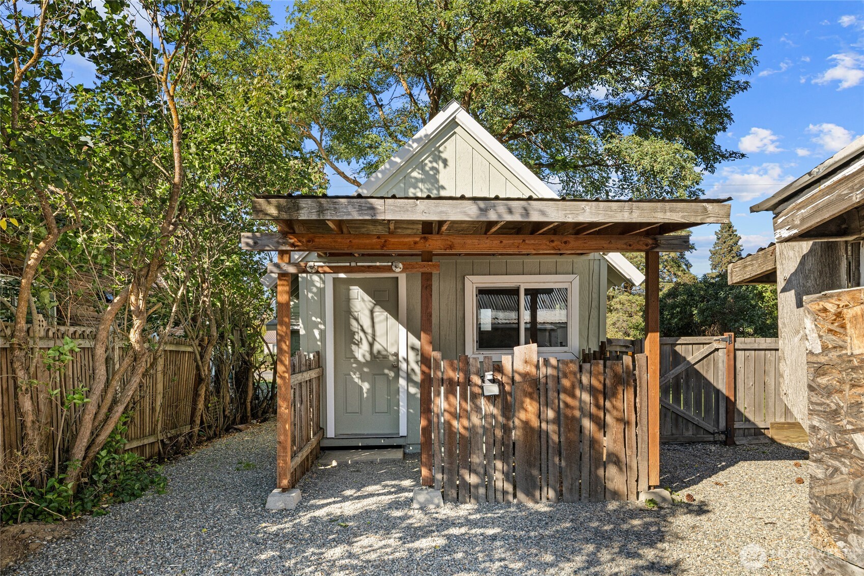 511 Madison Avenue Property Photo 14