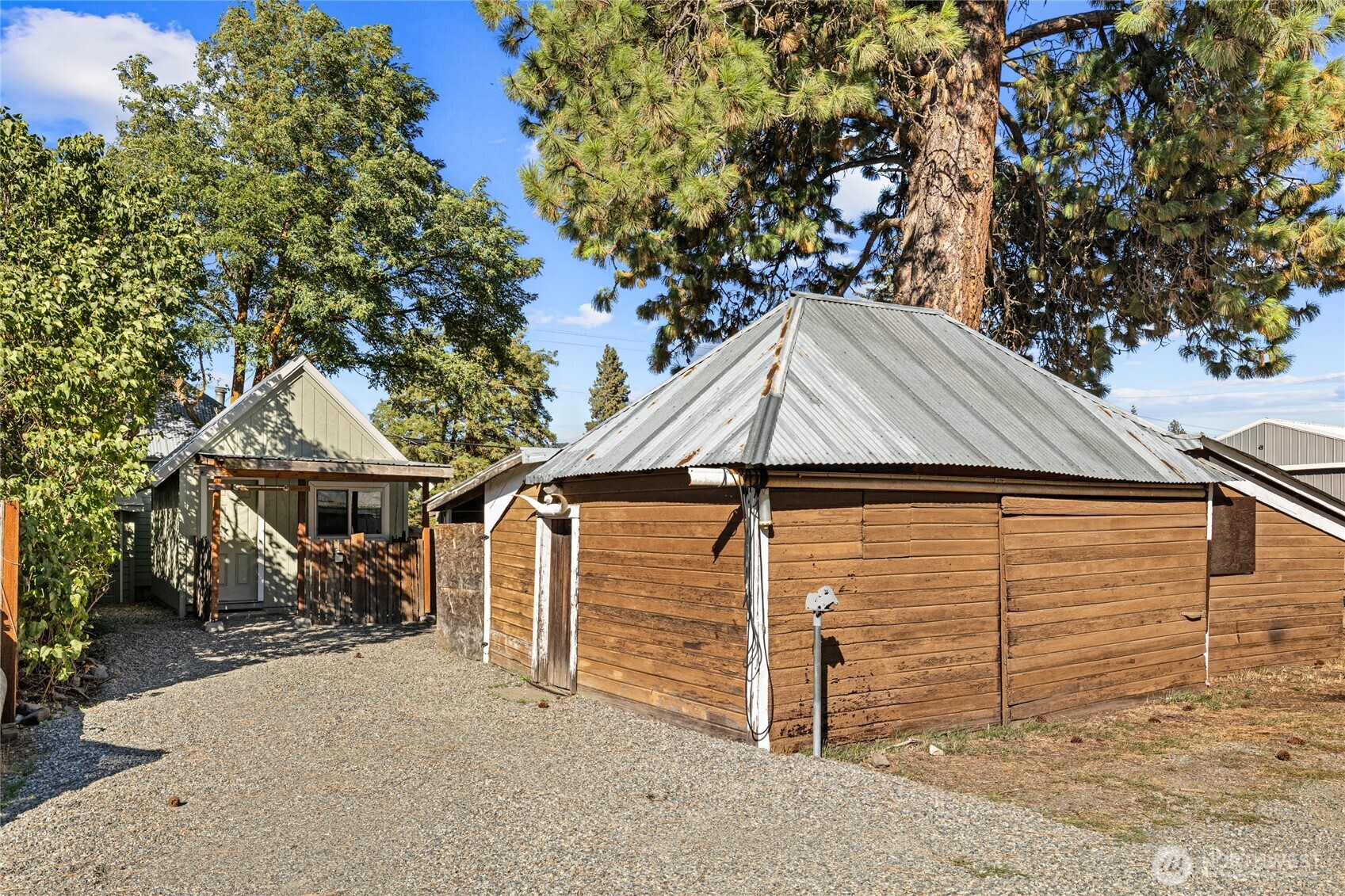 511 Madison Avenue Property Photo 15