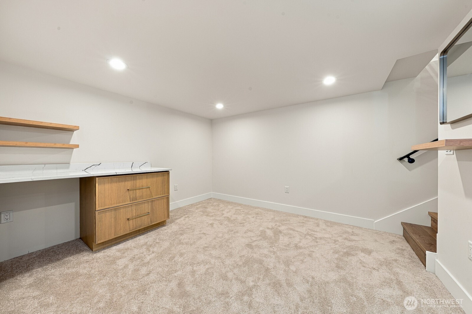 2303 Ne 95th St Street Property Photo 12