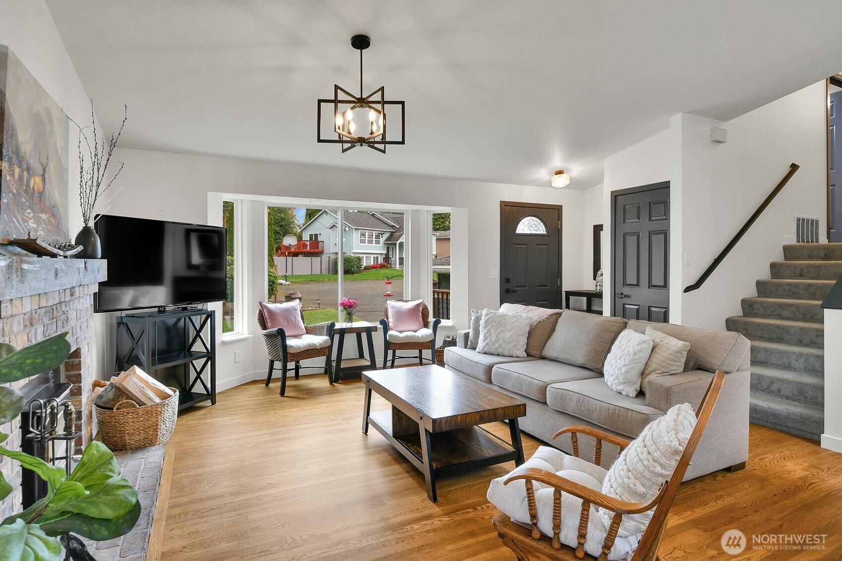 16226 2nd Place Property Photo 6