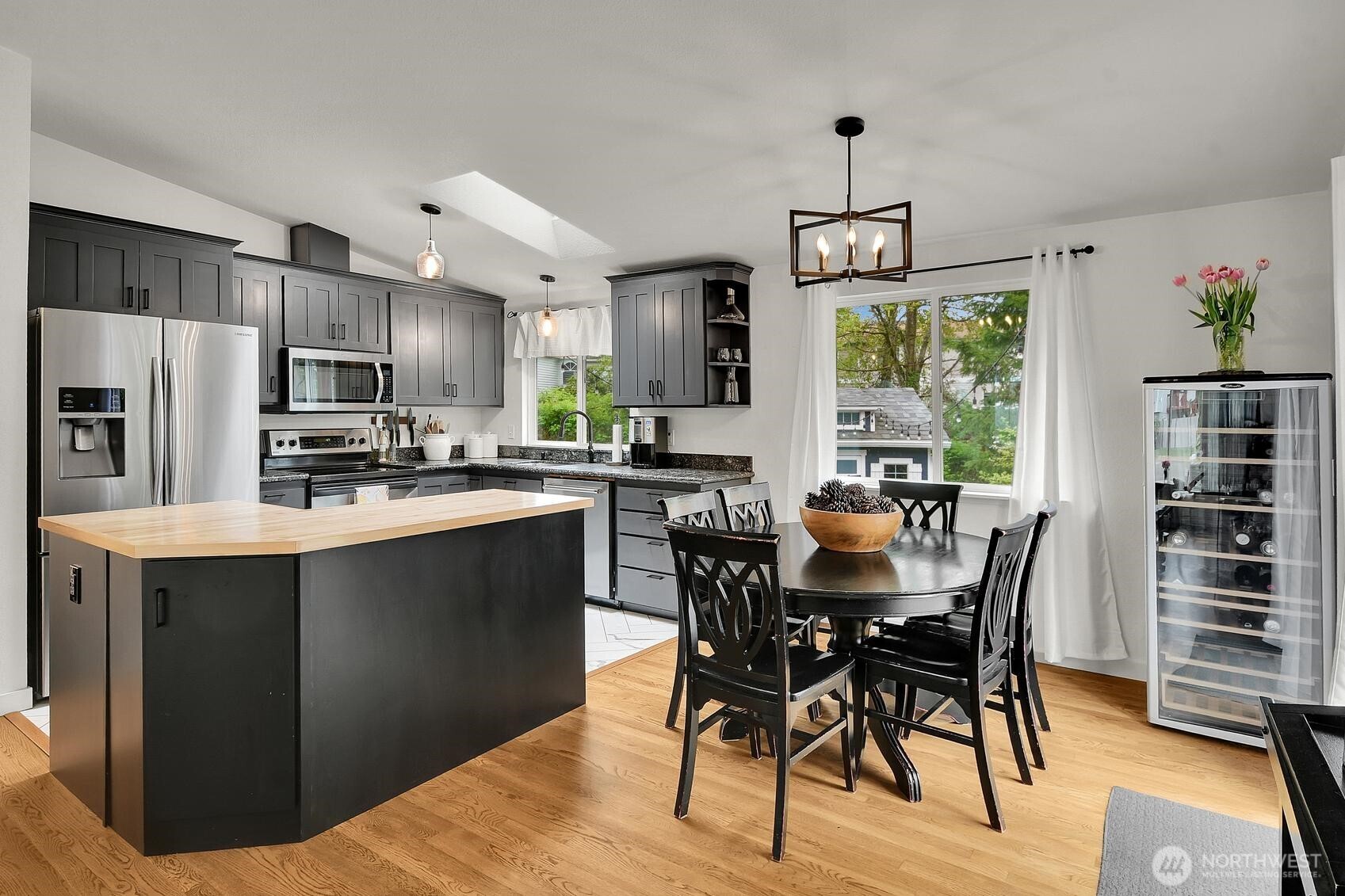 16226 2nd Place Property Photo 10
