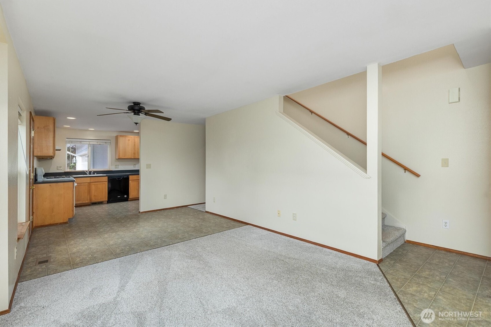 307 Solberg Street Property Photo 8