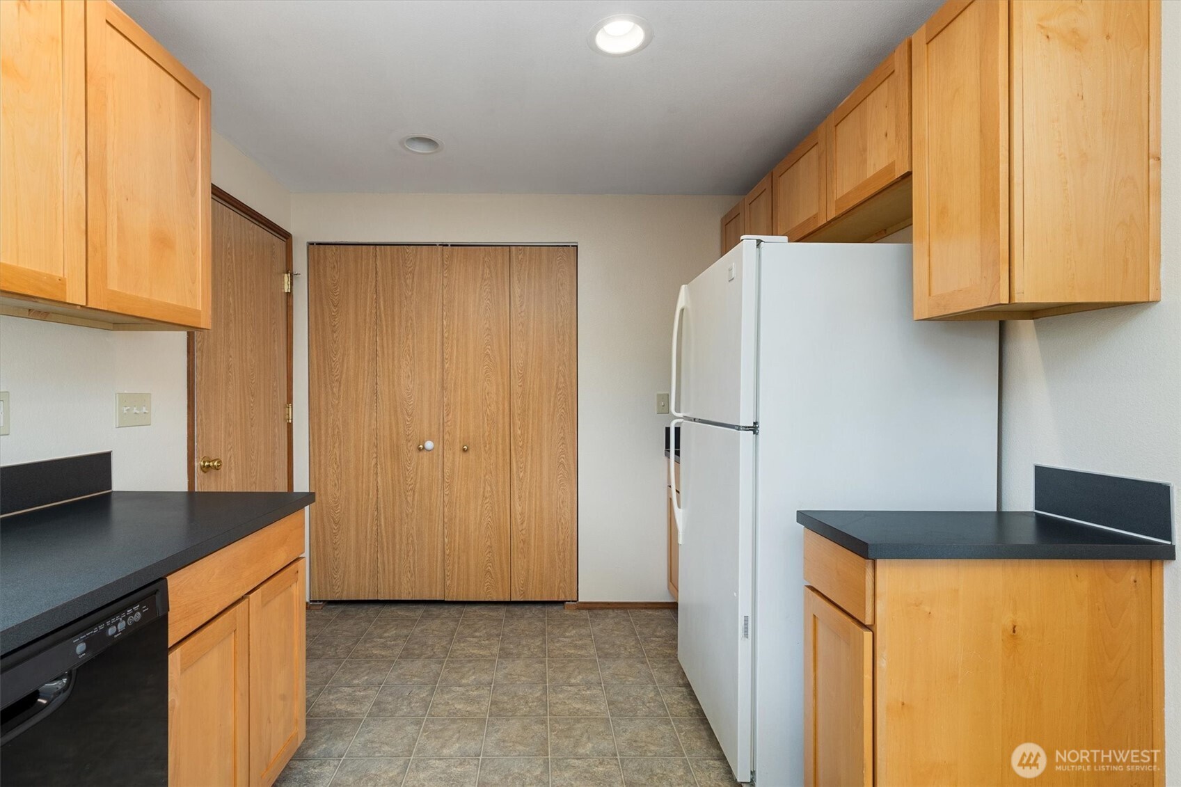 307 Solberg Street Property Photo 11
