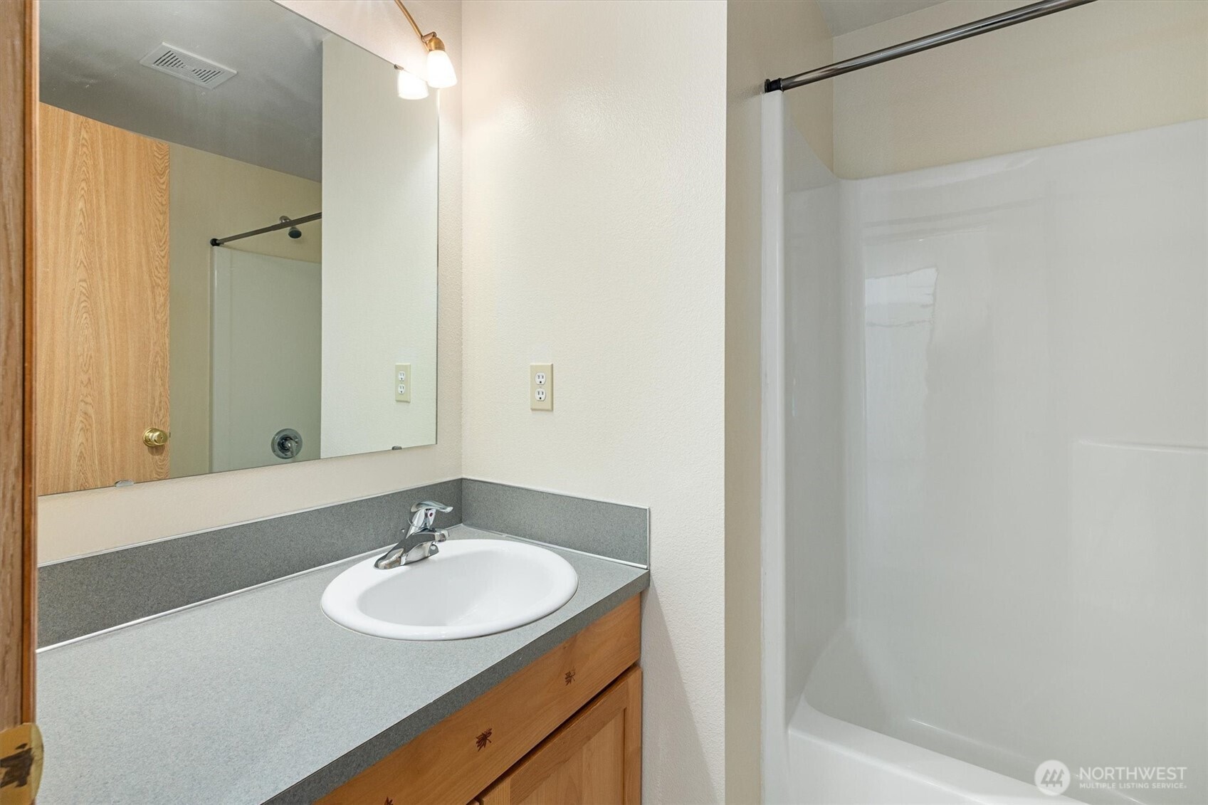 307 Solberg Street Property Photo 19