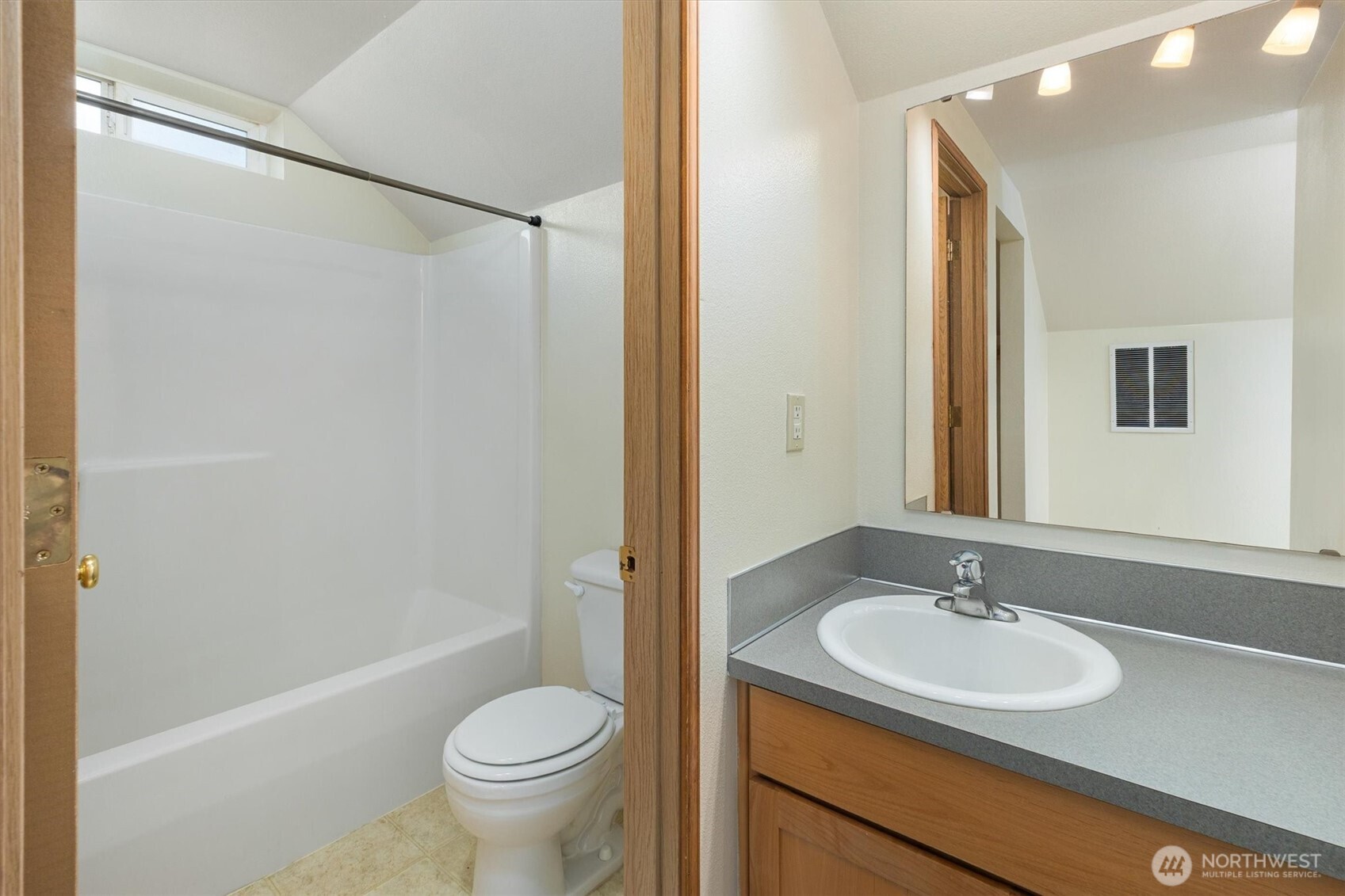 307 Solberg Street Property Photo 26