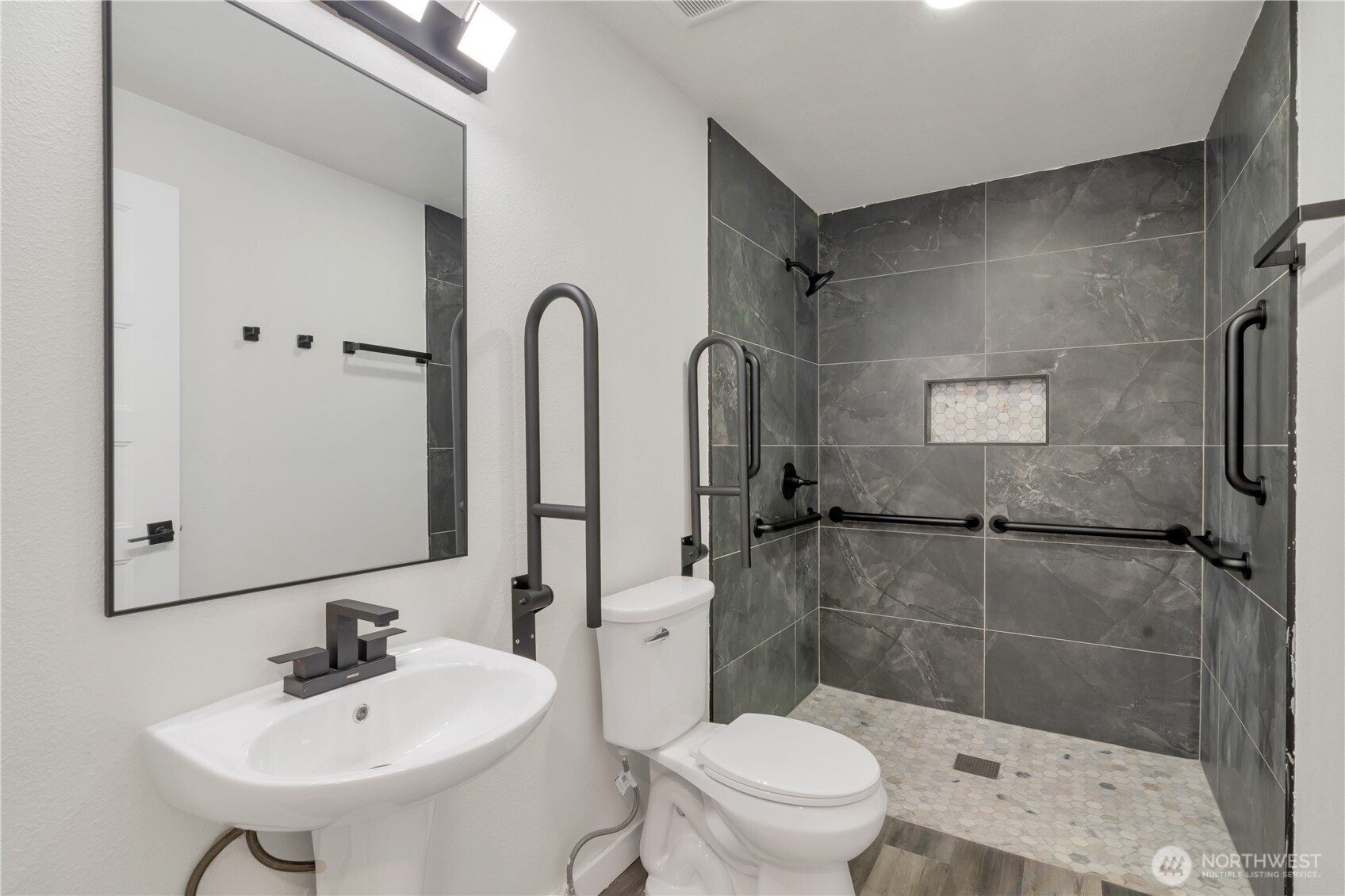 808 Sauk Mountain Drive Property Photo 8