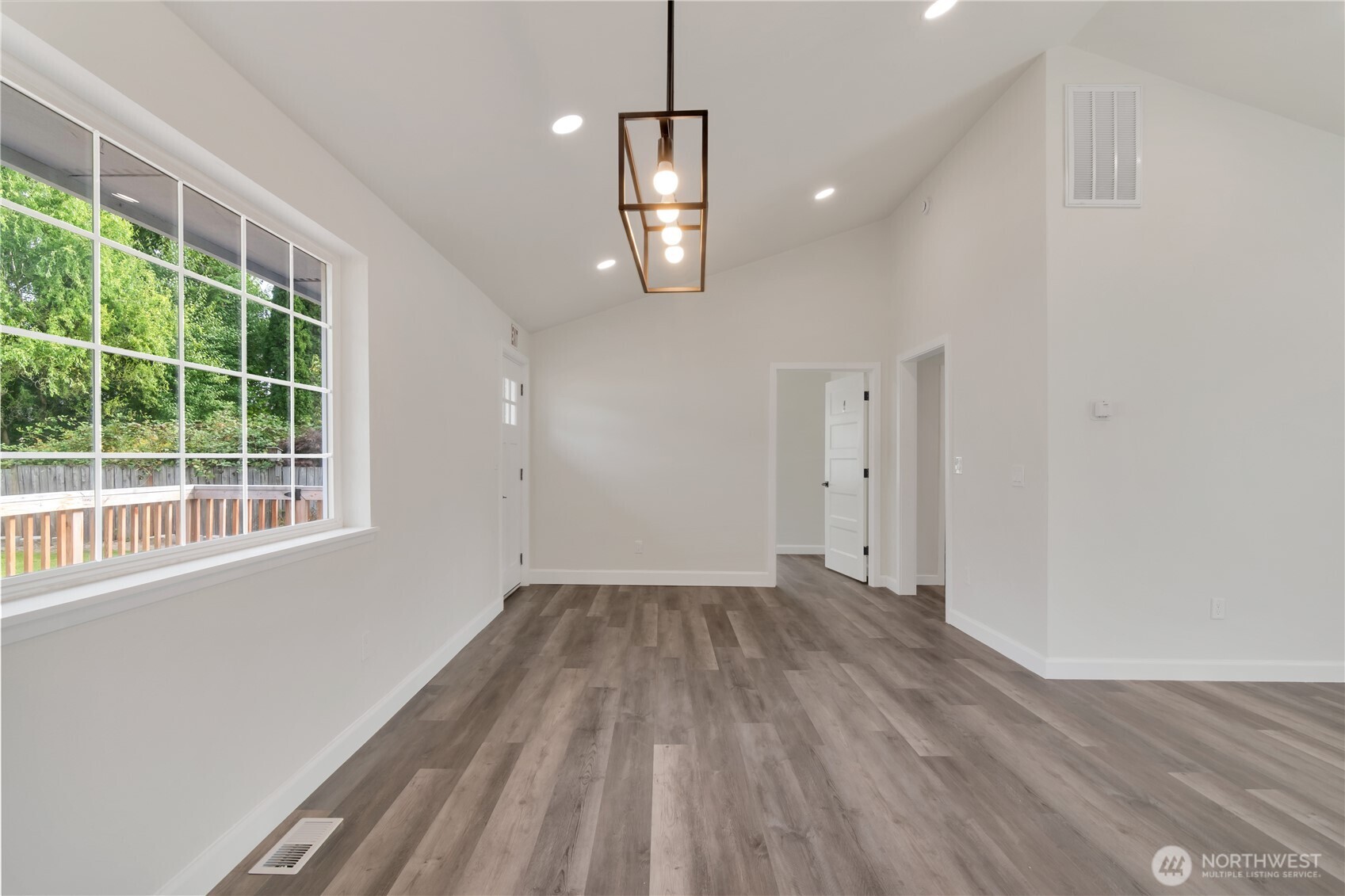 808 Sauk Mountain Drive Property Photo 11