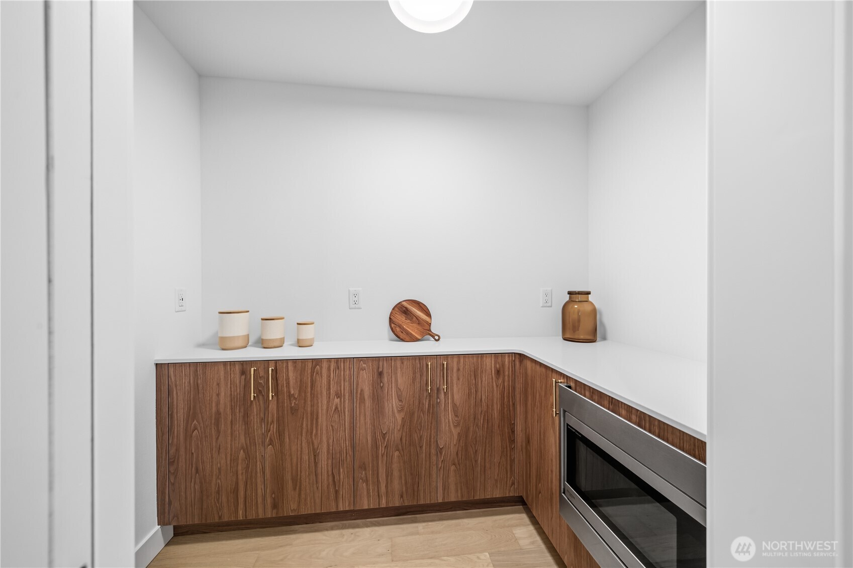 14342 Bagley Avenue Property Photo 8