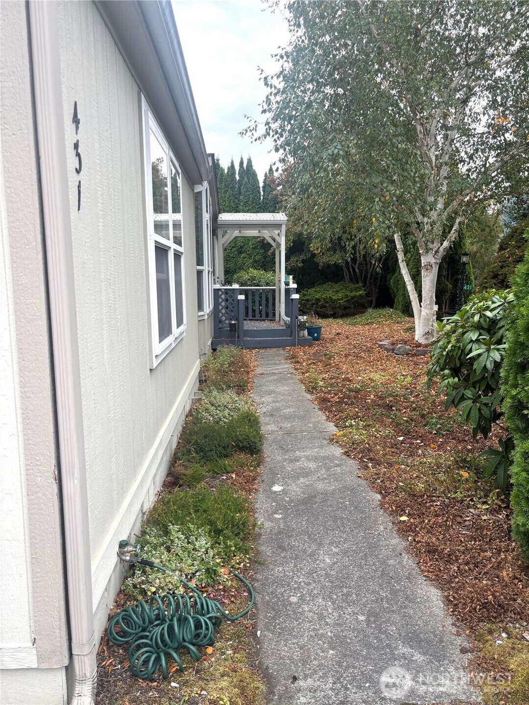 431 Parkwood Blvd Property Photo 2