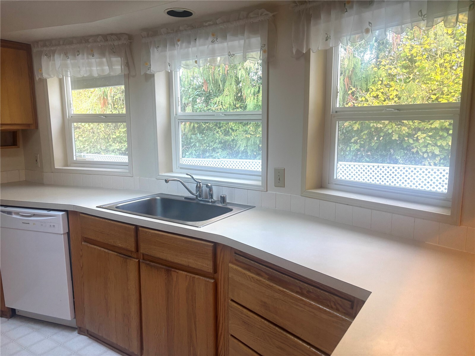 431 Parkwood Blvd Property Photo 11
