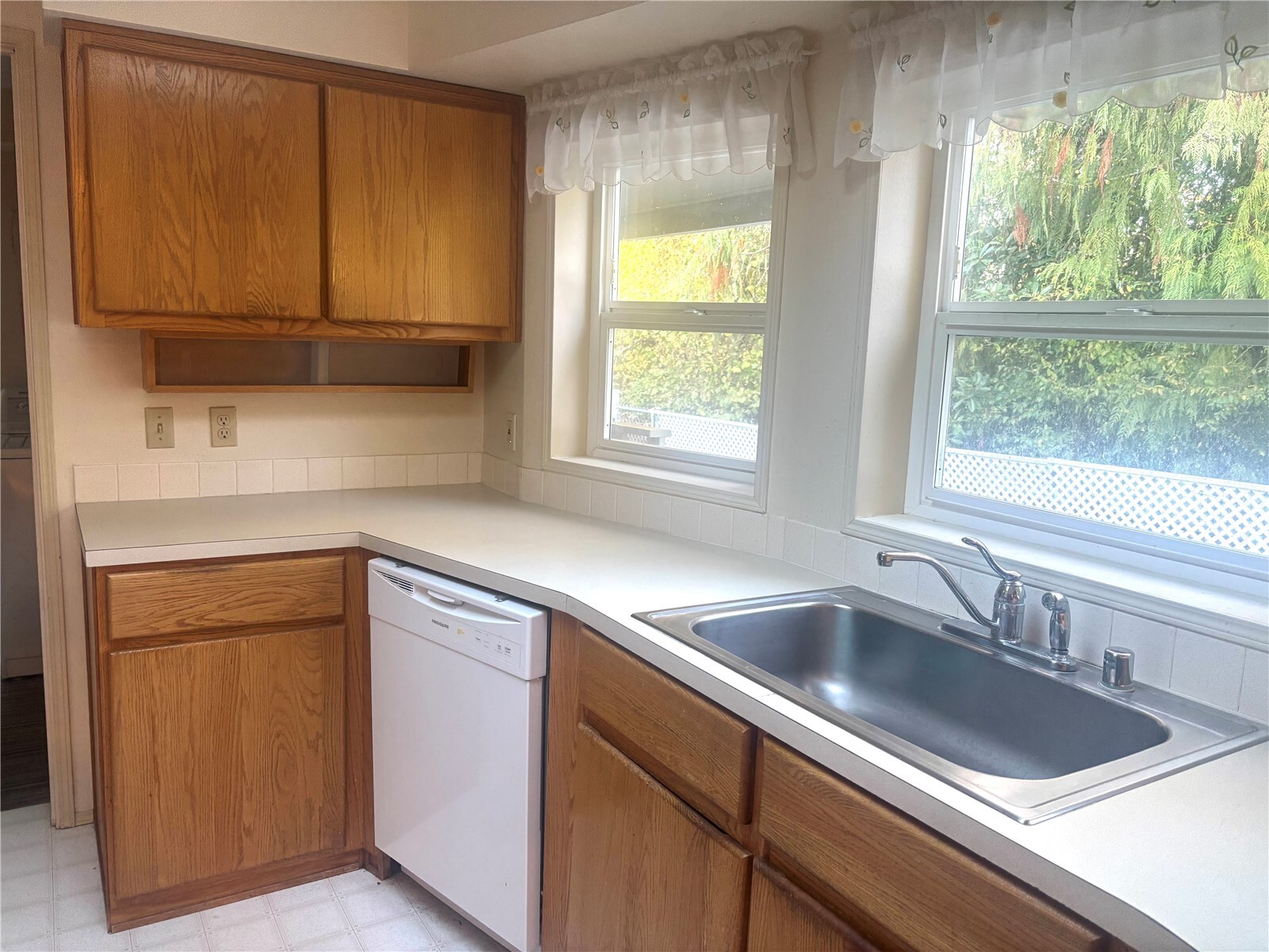 431 Parkwood Blvd Property Photo 12