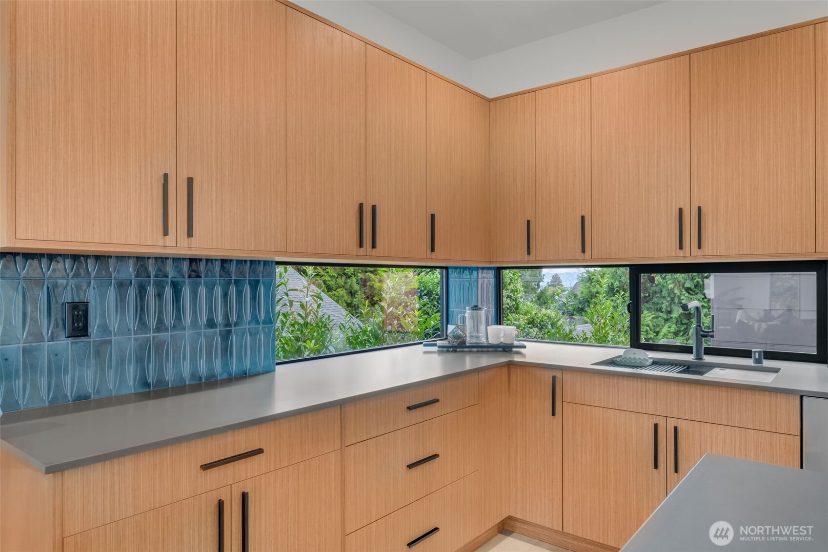 5201 S Holly Street Property Photo 18
