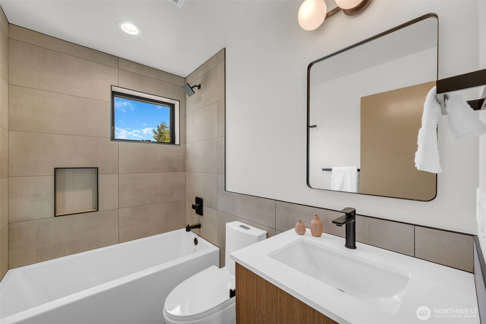 5201 S Holly Street Property Photo 27