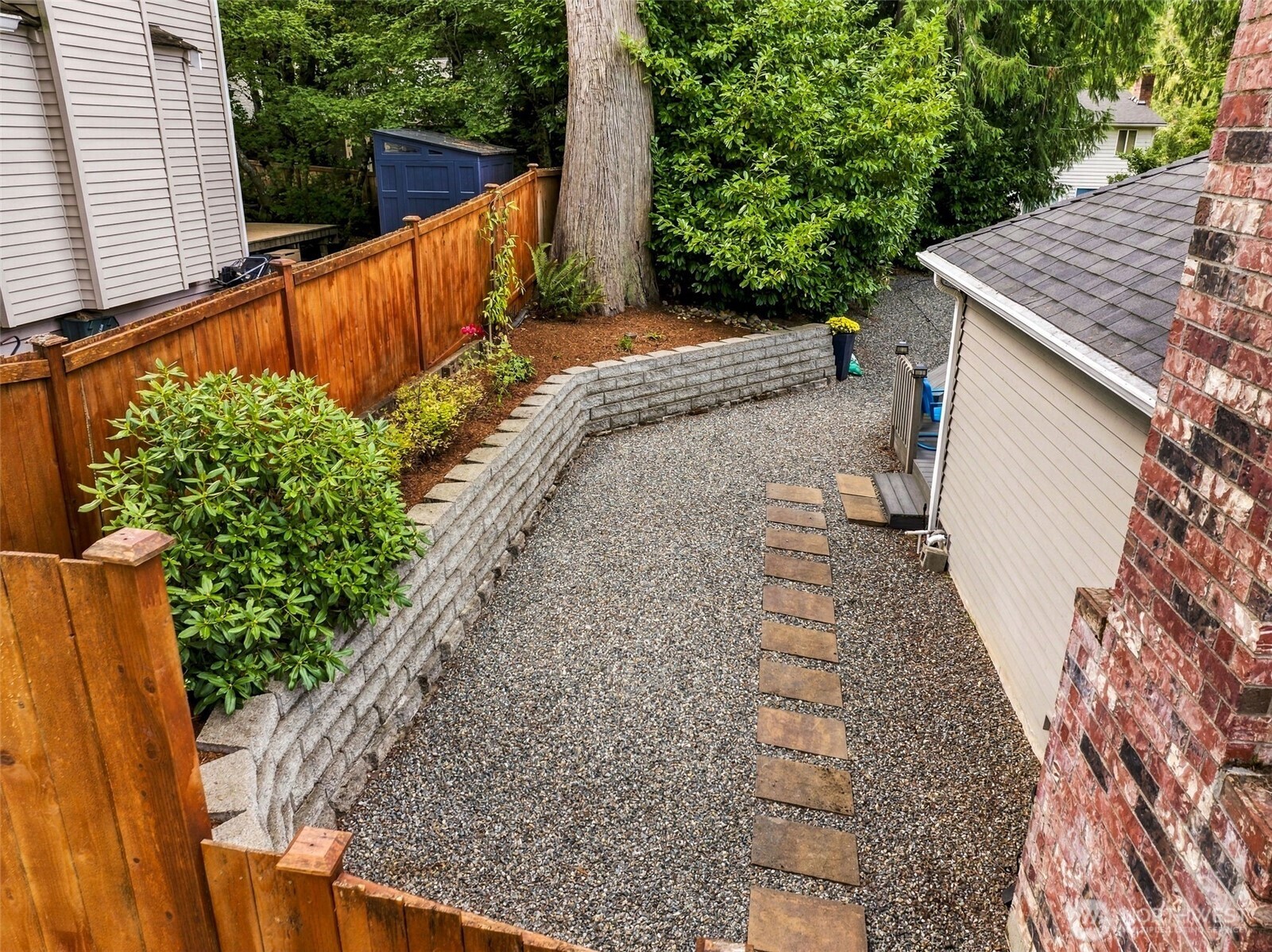 425 Jasmine Place Property Photo 33