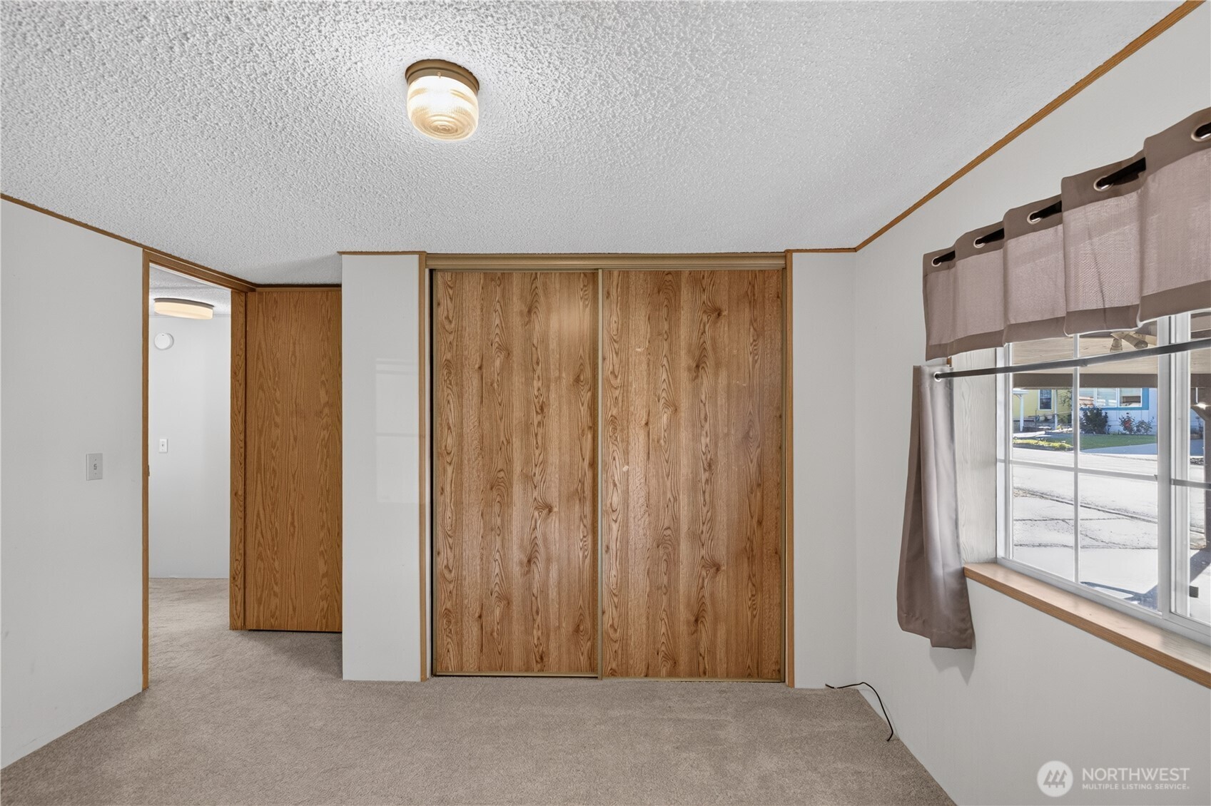 1137 Foothills Lane 19 Property Photo 11