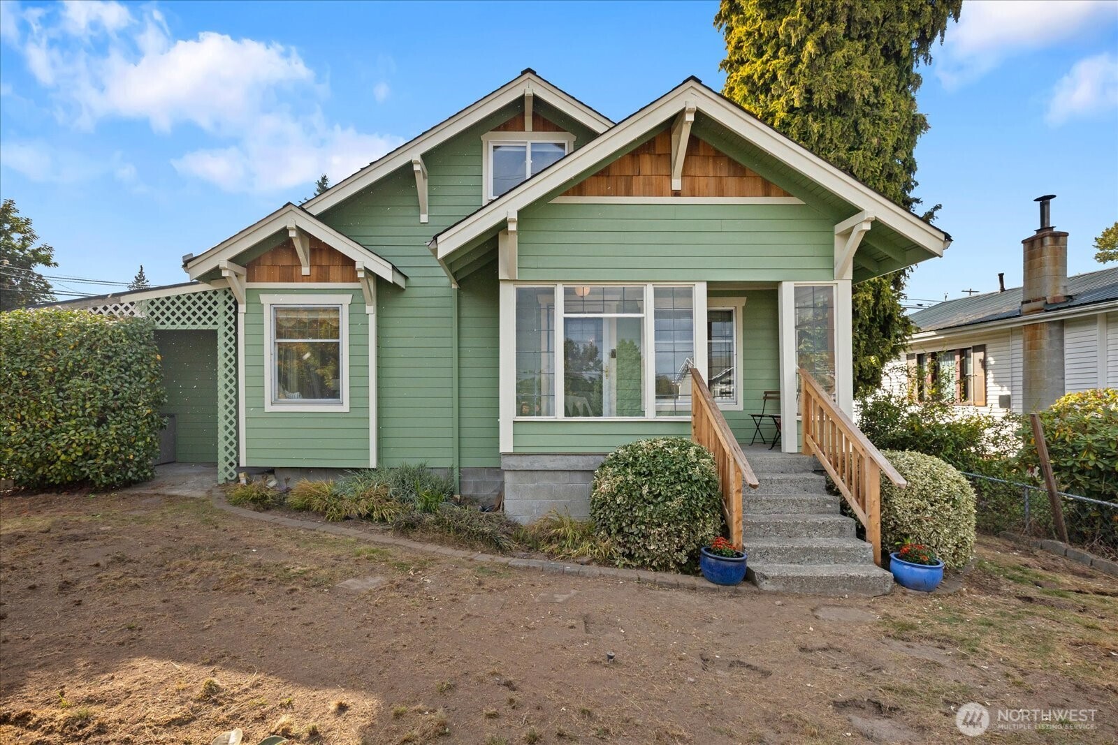916 E Marine View Drive Property Photo 1