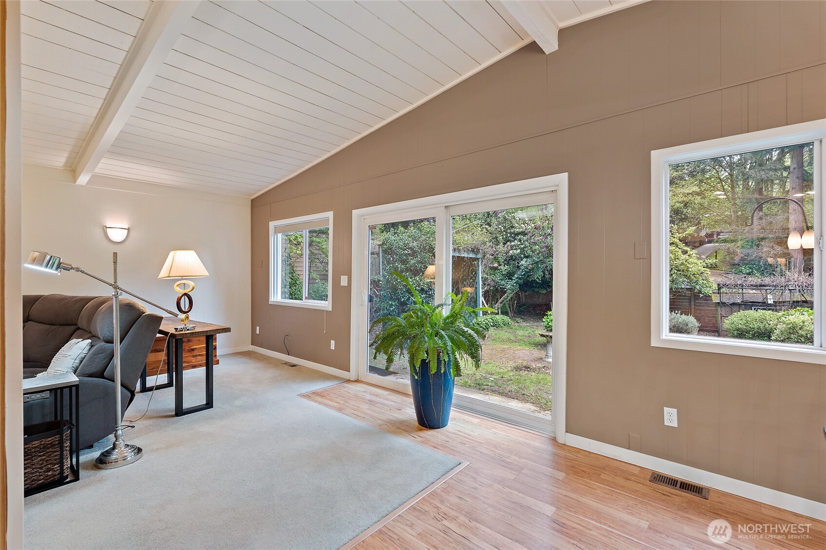 18483 47th Place Property Photo 6