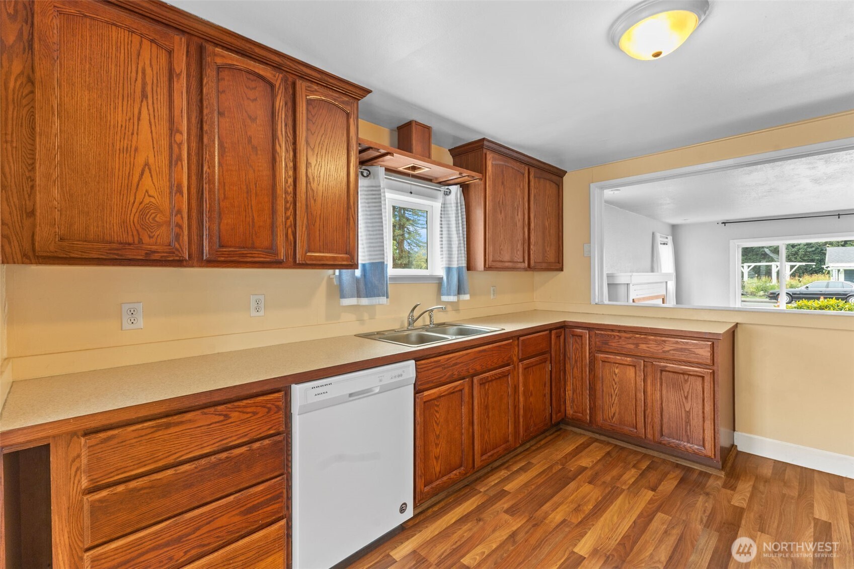 215 Milwaukee Boulevard Property Photo 8