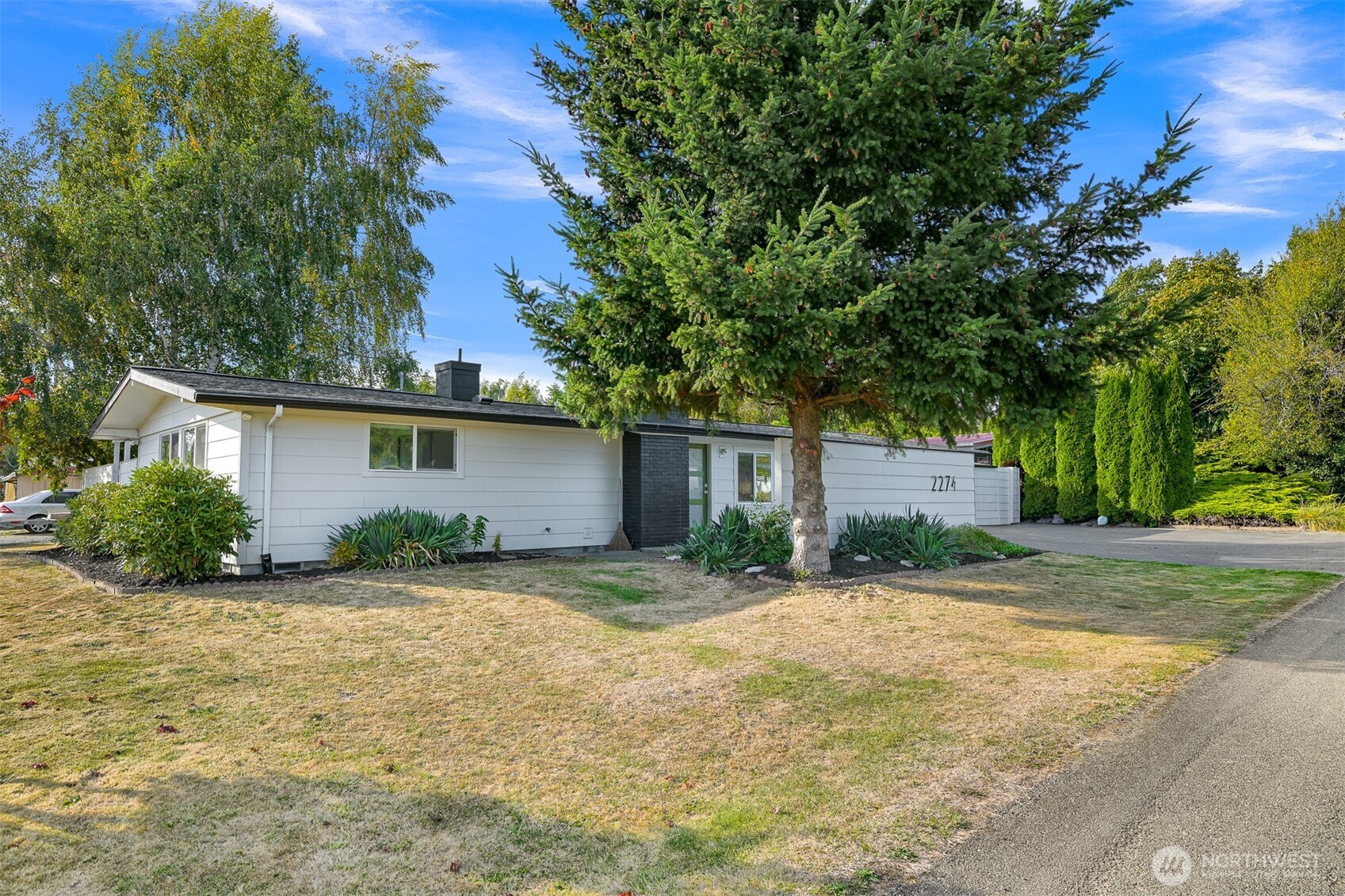 2274 Hawthorne Street Property Photo 1