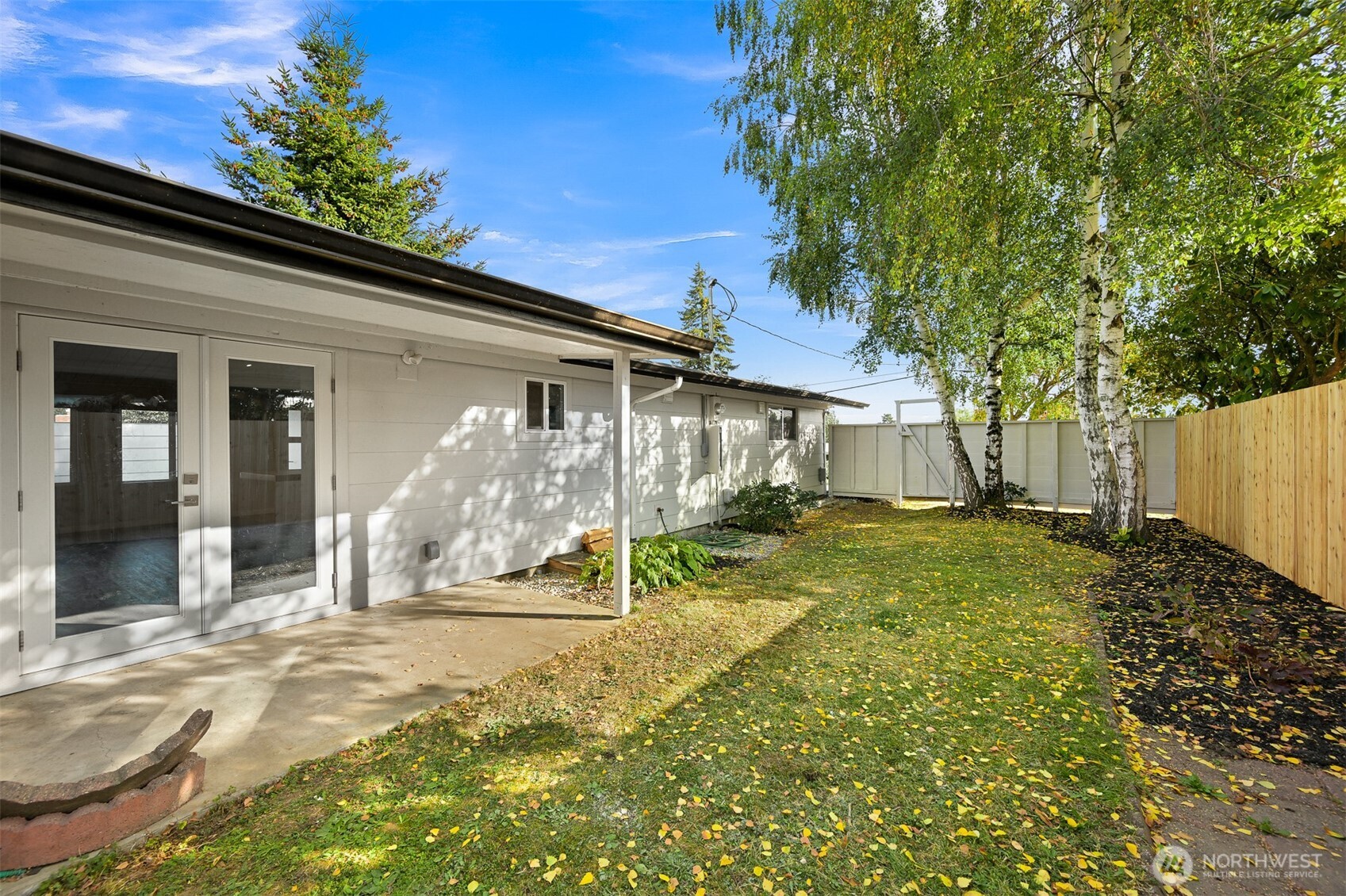 2274 Hawthorne Street Property Photo 25