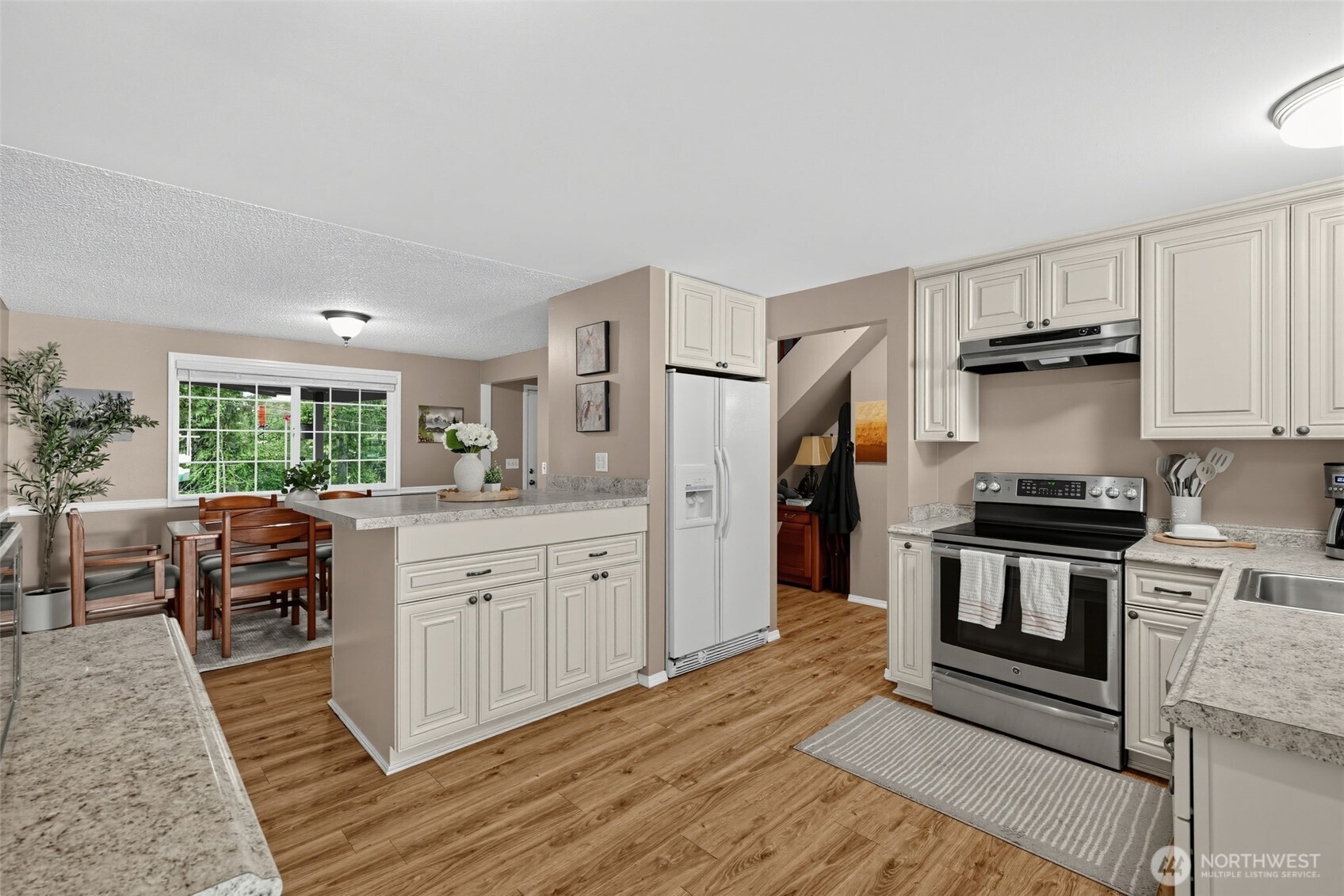 14627 57th Place Property Photo 2
