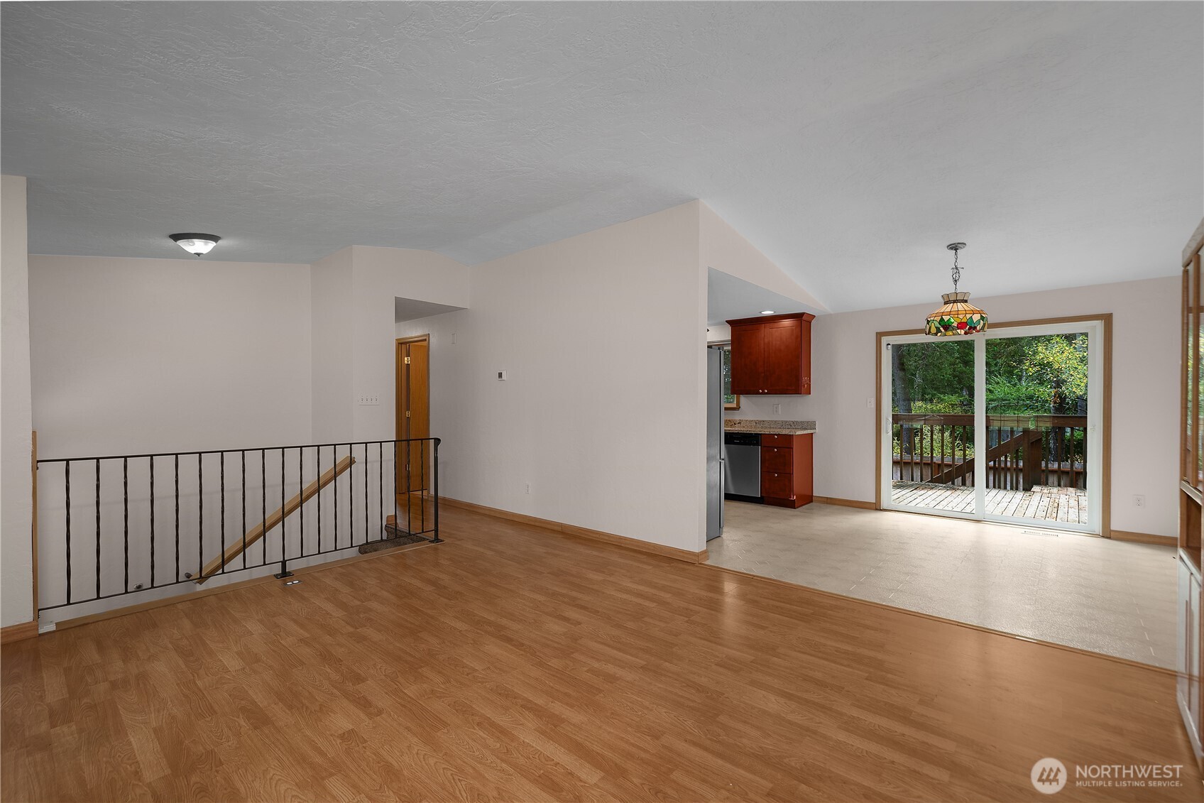 11 E Alder Place Property Photo 4
