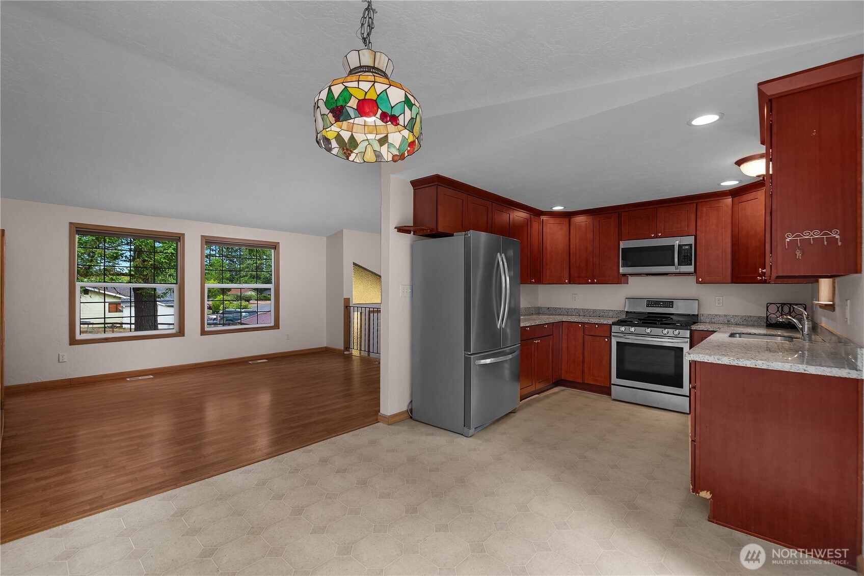 11 E Alder Place Property Photo 5
