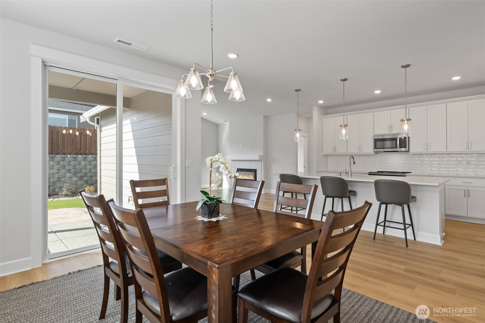 2631 Acer Loop Property Photo 8