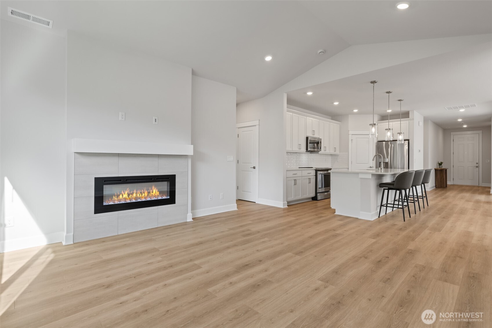 2631 Acer Loop Property Photo 10